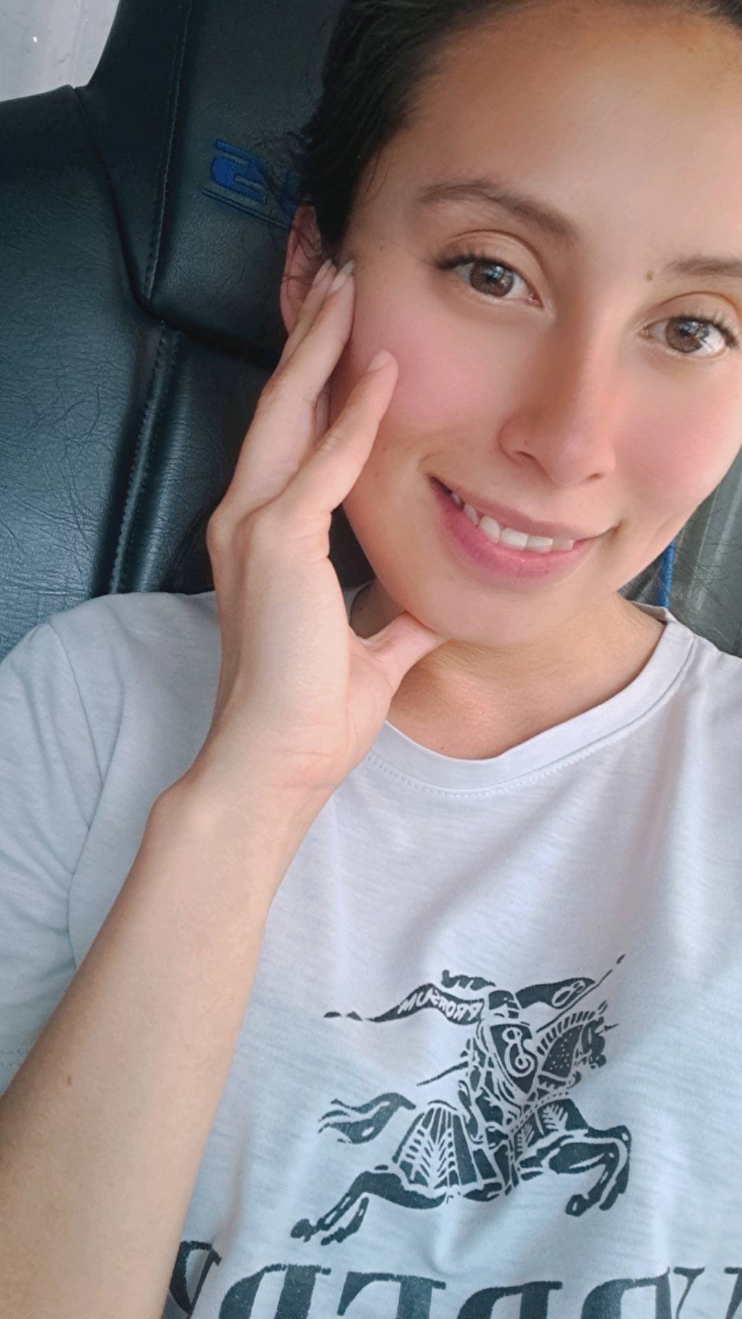 Mia from Colombia — what is free on Aduvee